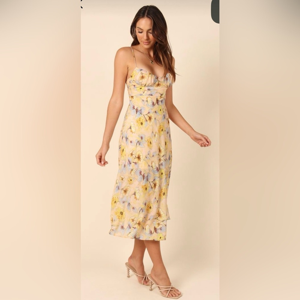 Yellow Floral Spaghetti Strap Midi Dress
Size Medium - Picture 10 of 10